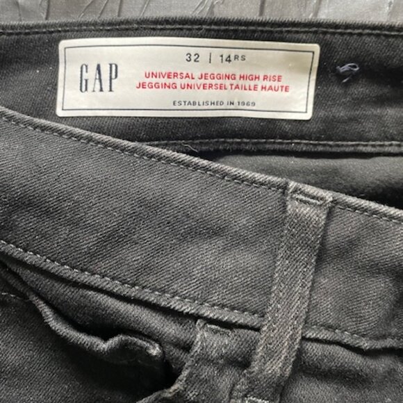 GAP High Rise Universal Jeggings Black Jeans  Size 32/14 rs  - Black Rinse NWOT - Picture 4 of 6